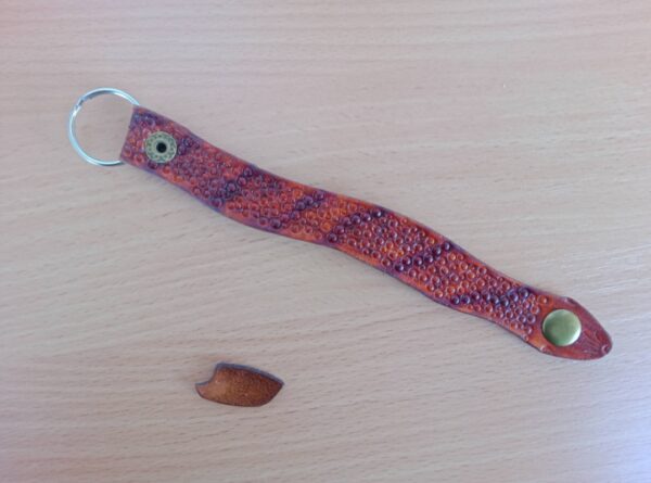 Otwarty brelok do kluczy Smoczy wąż