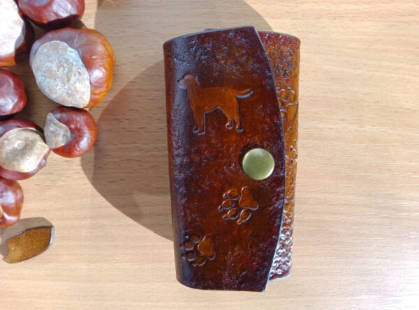 Etui na klucze ze skóry naturalnej ręcznie robione. Labrador