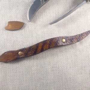 Skórzana spinka do włosów w kształcie węża - wersja 1