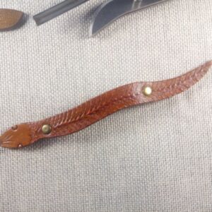 Skórzana spinka do włosów w kształcie węża - wersja 3