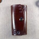 Skórzane etui na klucze z elementami steampunku